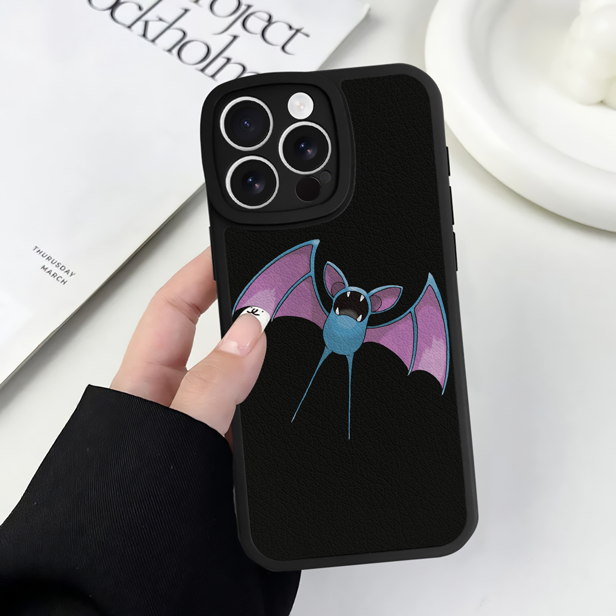 （画像用） ポケットモンスター Pokémon 【iPhone 16シリーズ対応】シリコンスマホケース（レザー調） 材質：シリコン